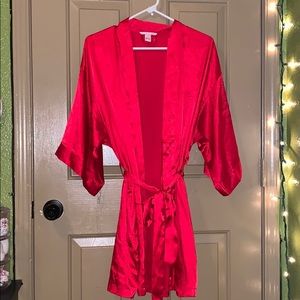 RED SILK VICTORIA’S SECRET ROBE ❗️🥰